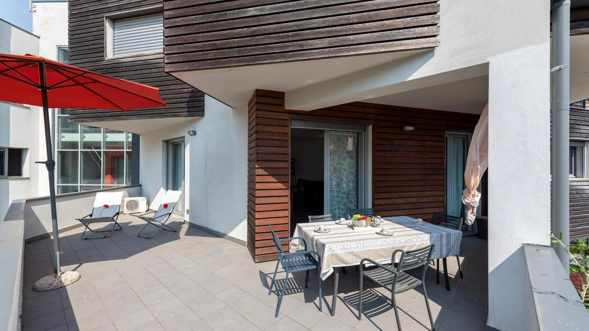 토스콜라노마데노 Rosy & Onyx House With Shared Pool 아파트